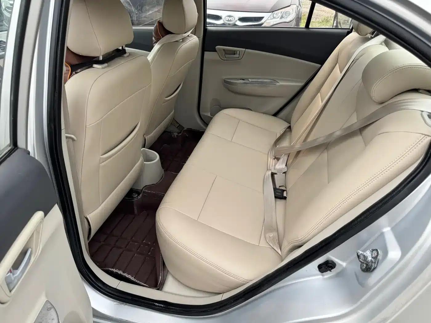 Yuexiang V5 2012 1.5L Automatic Dream Edition — миниатюра 7
