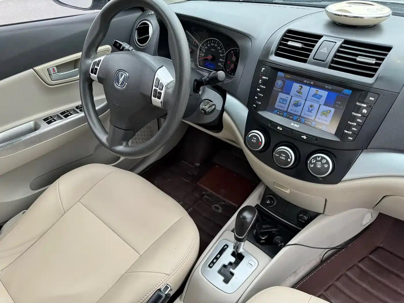 Yuexiang V5 2012 1.5L Automatic Dream Edition — миниатюра 10