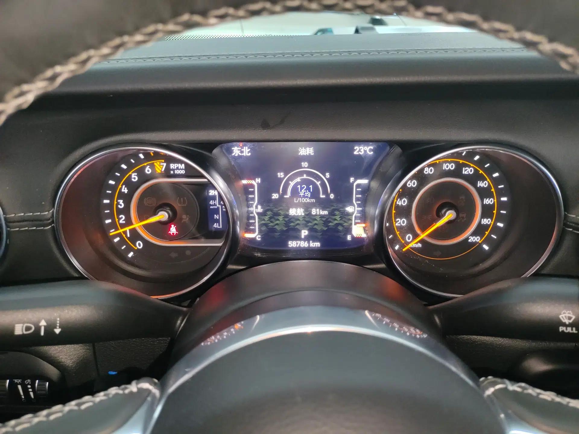 Jeep Gladiator 2022 3.6L Pioneer Edition — миниатюра 11