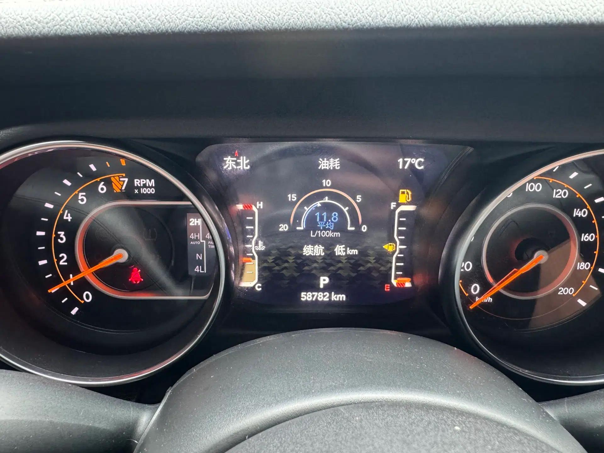 Jeep Gladiator 2022 3.6L Pioneer Edition — миниатюра 12