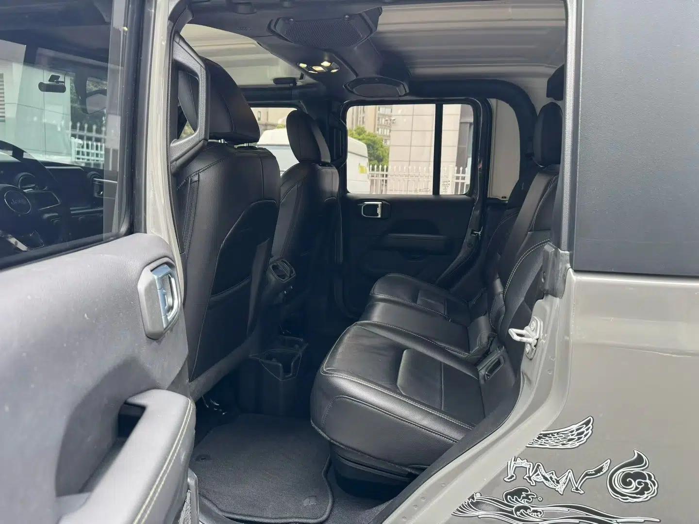 Jeep Gladiator 2022 3.6L Pioneer Edition — миниатюра 19