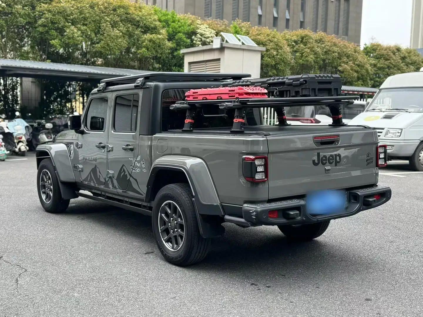 Jeep Gladiator 2022 3.6L Pioneer Edition — миниатюра 8