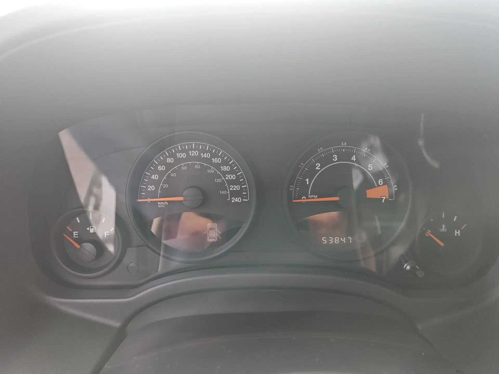 Jeep Patriot 2014 2.0L Sport Edition — миниатюра 12