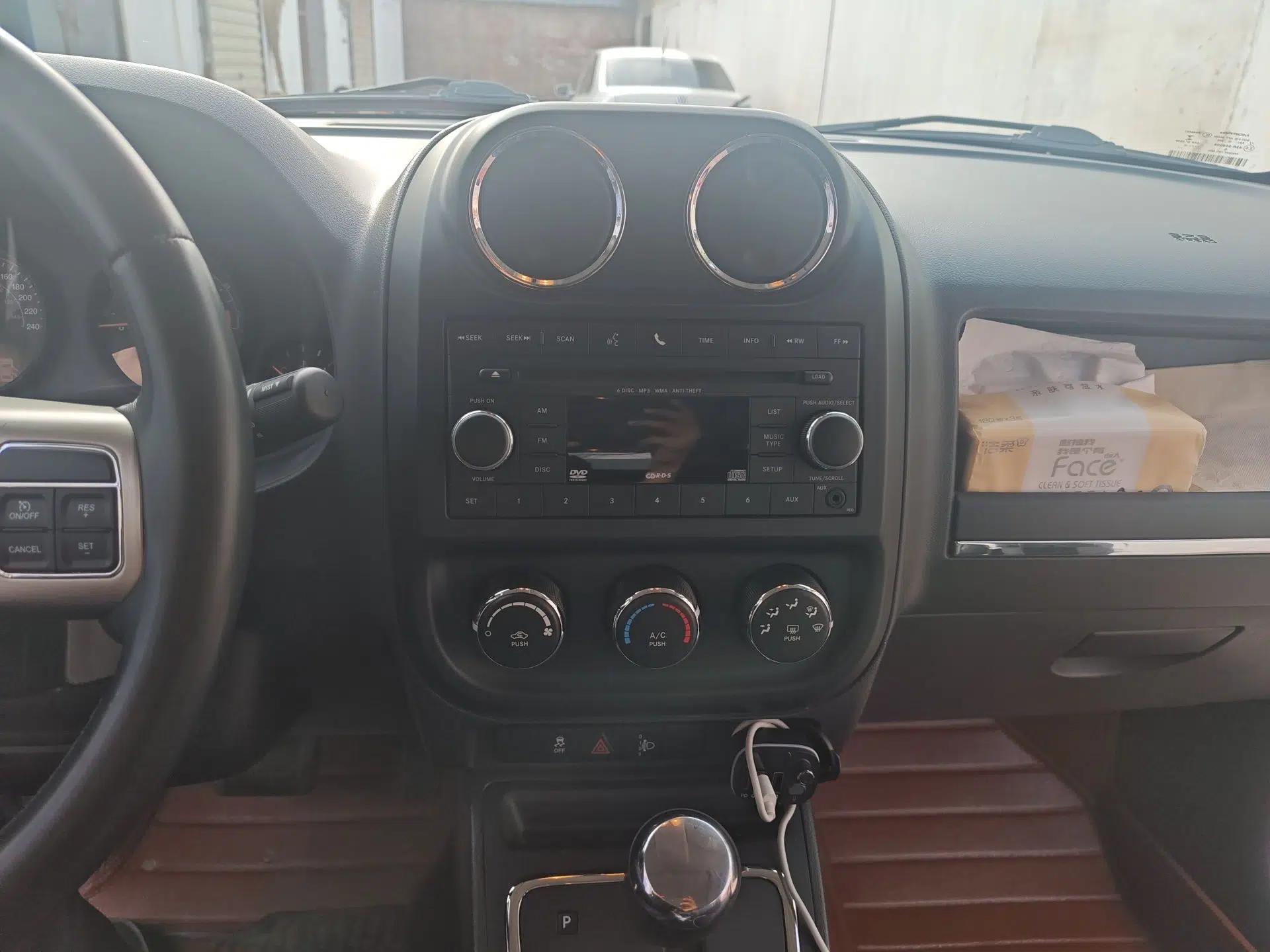 Jeep Patriot 2014 2.0L Sport Edition — миниатюра 14