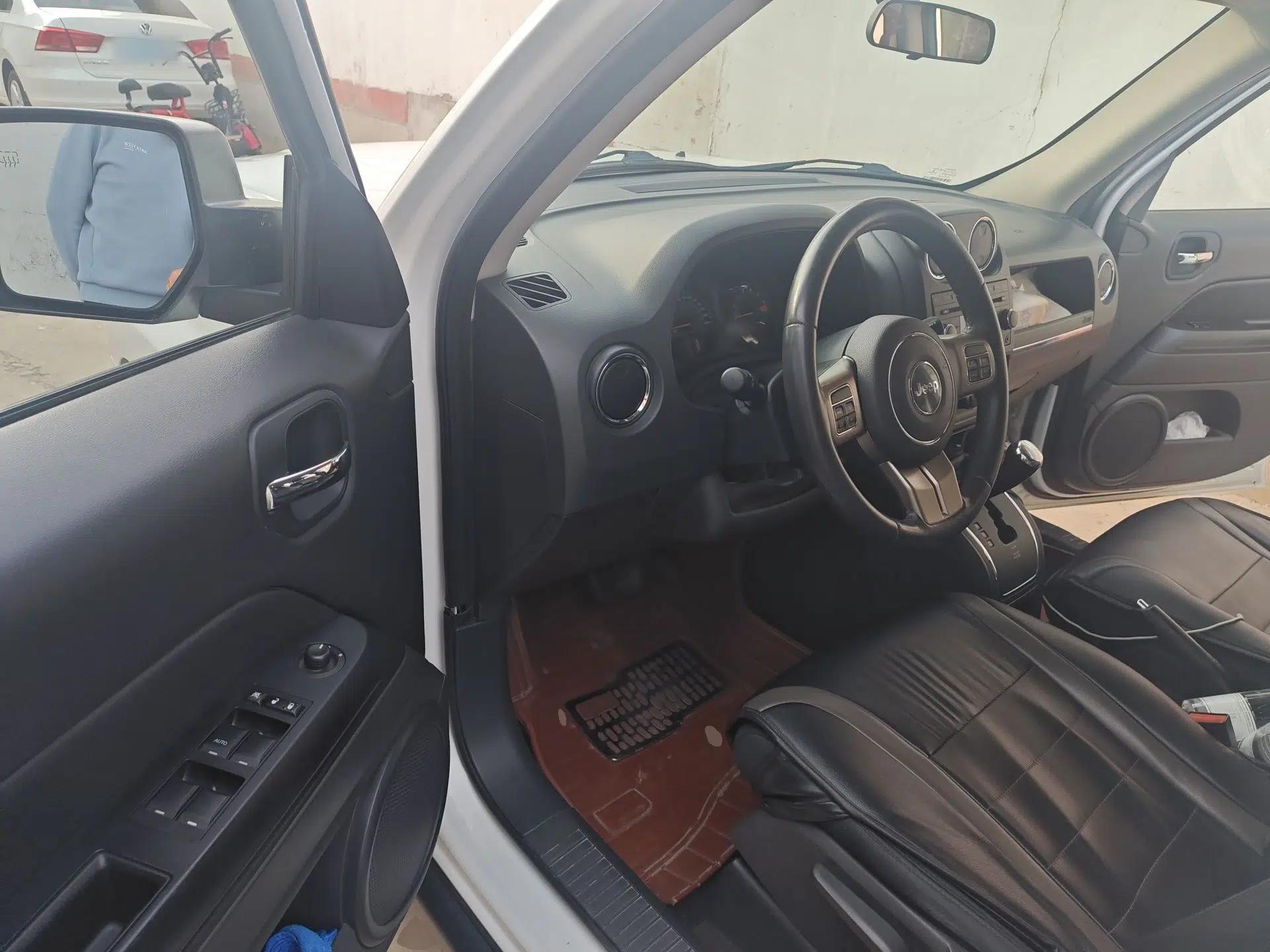 Jeep Patriot 2014 2.0L Sport Edition — миниатюра 17
