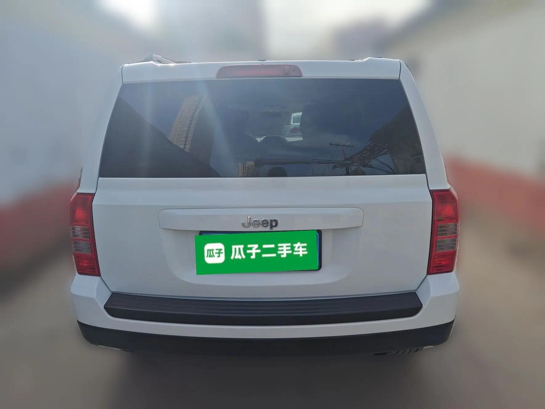 Jeep Patriot 2014 2.0L Sport Edition — миниатюра 5