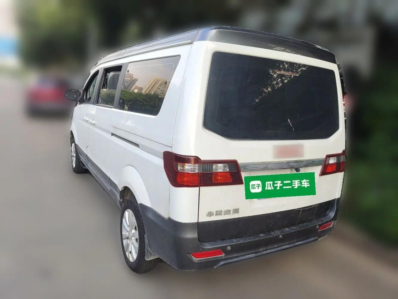 Jinbei Gold Hiace M Classic 2022 1.5L Travel Lion Passenger Van 6 Seats — миниатюра 4