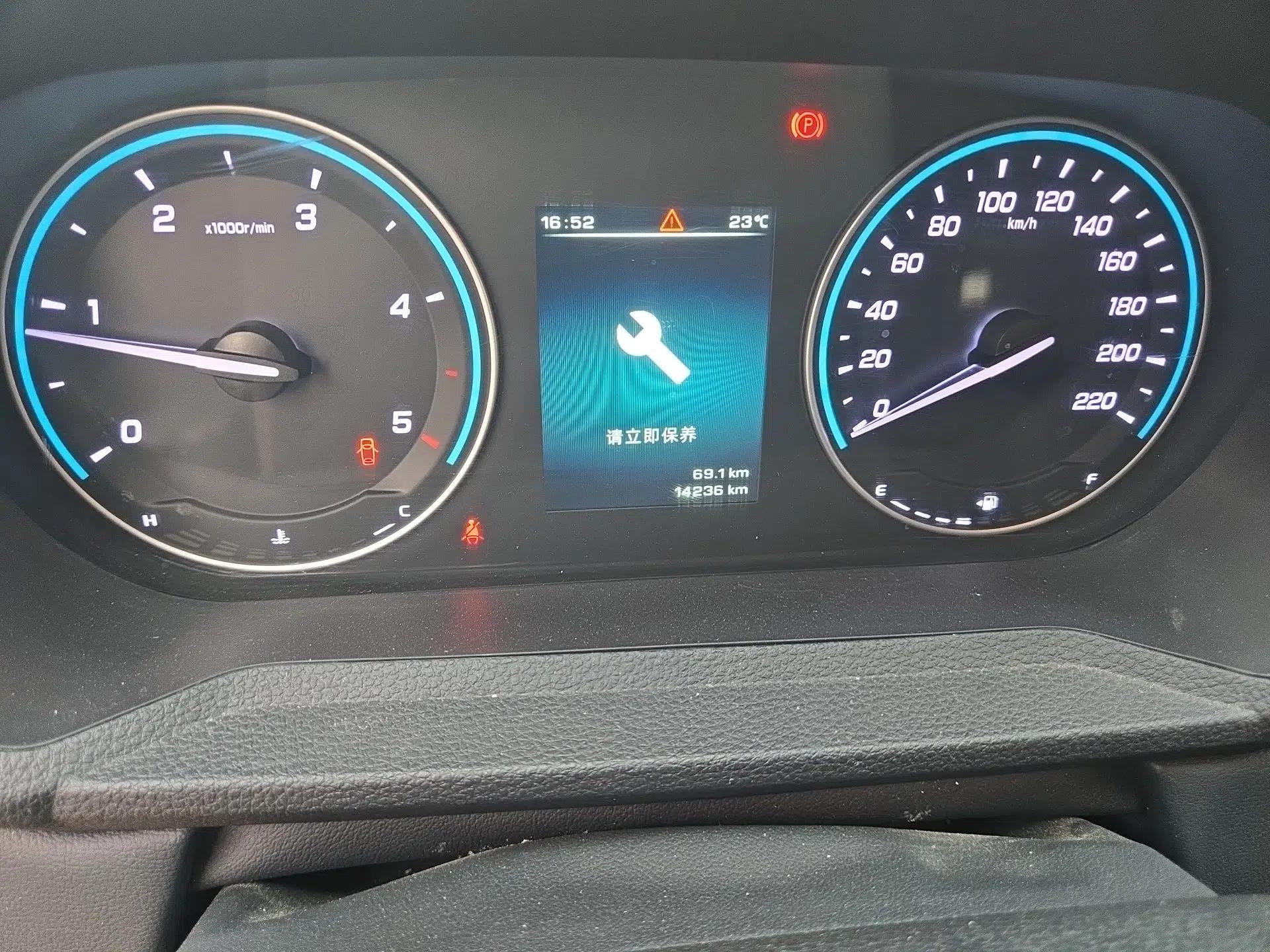 JMC DaDao 2023 All-Purpose 2.3T Diesel Manual Two-Wheel Drive Standard-Wheelbase Comfort Edition — миниатюра 11