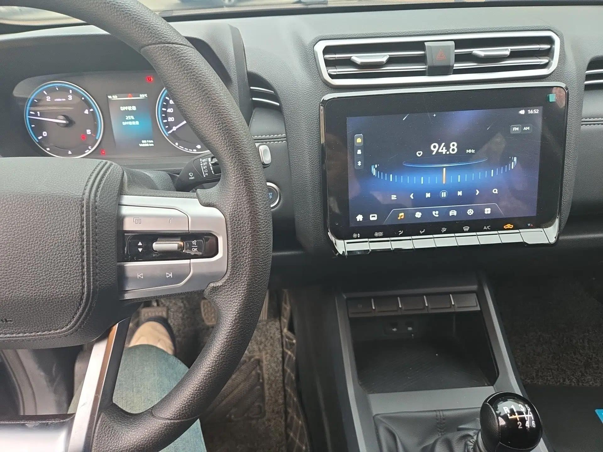 JMC DaDao 2023 All-Purpose 2.3T Diesel Manual Two-Wheel Drive Standard-Wheelbase Comfort Edition — миниатюра 12