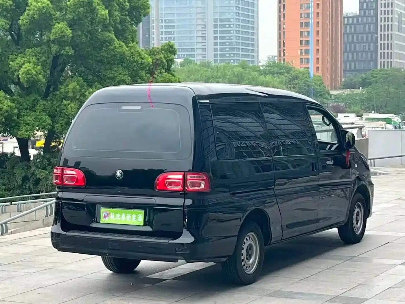 Lingzhi New Energy 2023 Passenger Version Classic 5-Seater — миниатюра 7