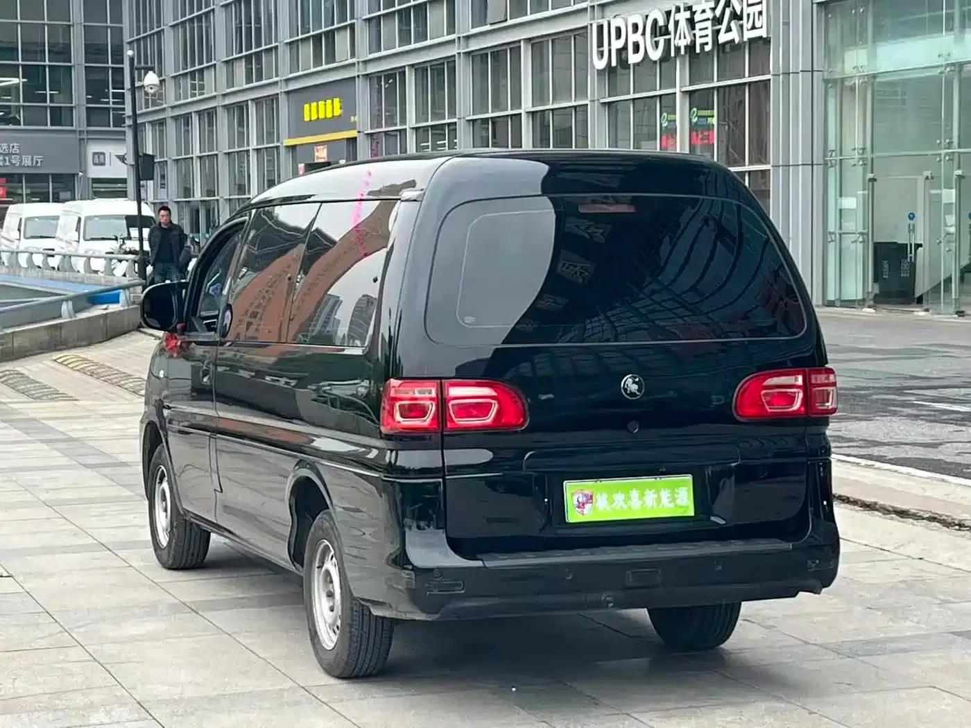 Lingzhi New Energy 2023 Passenger Version Classic 5-Seater — миниатюра 9