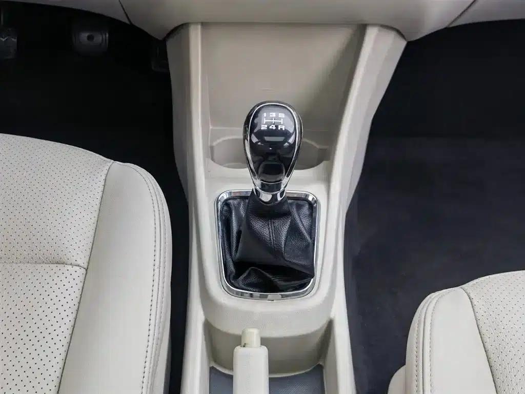 Dongfeng Fengshen A60 2016 Model 1.4T Manual Premium Edition — миниатюра 13