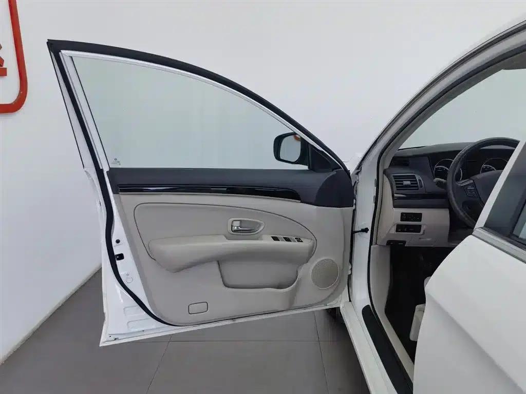 Dongfeng Fengshen A60 2016 Model 1.4T Manual Premium Edition — миниатюра 8