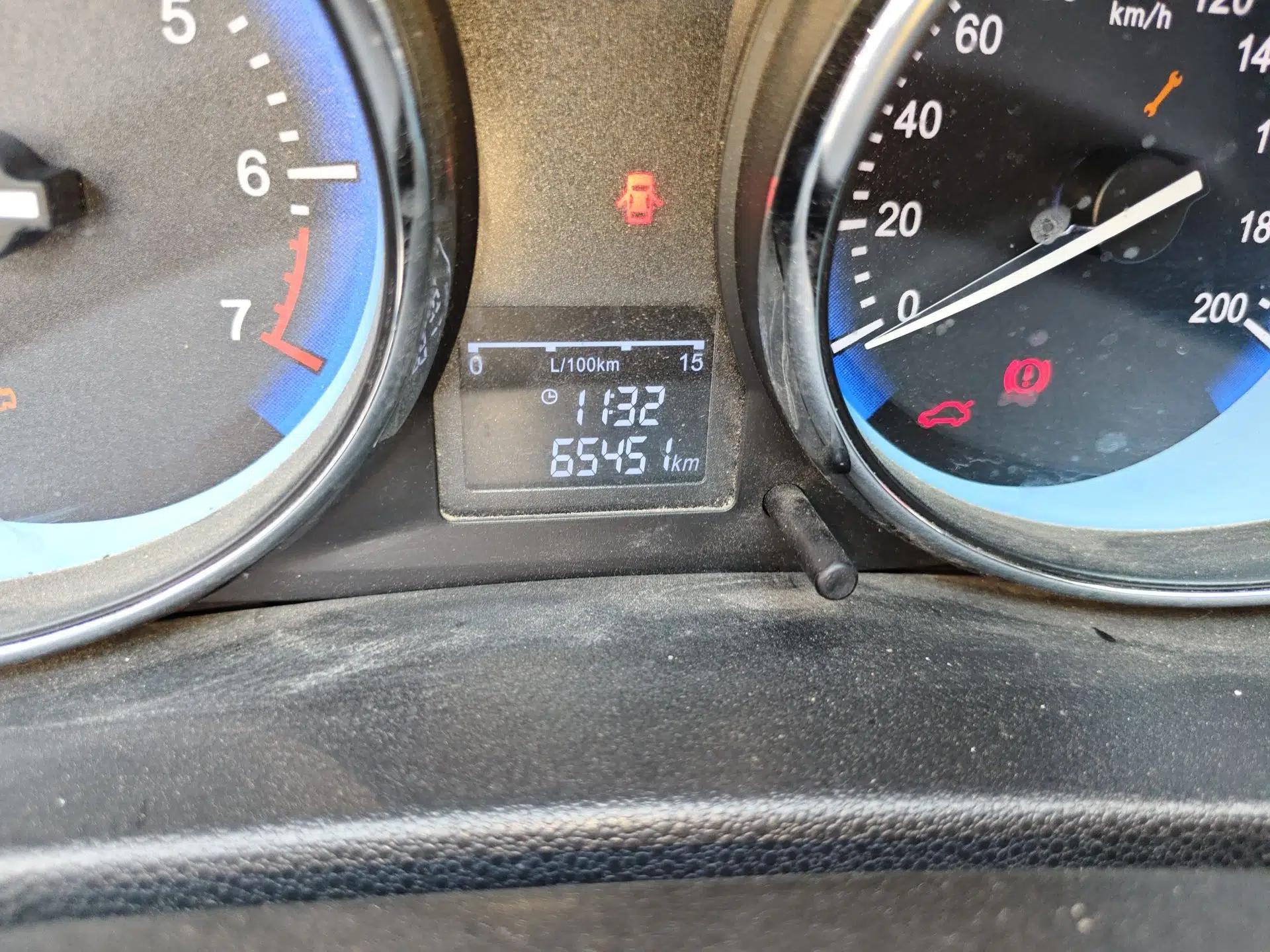 Cowin C3 2015 1.5L Manual Gold Diamond Edition — миниатюра 13