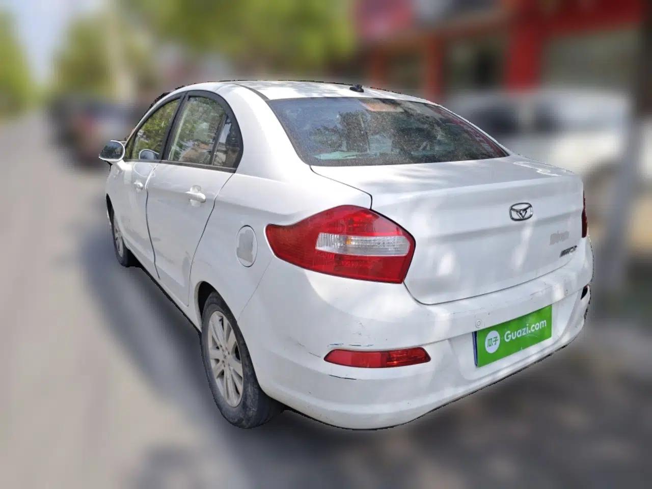 Cowin C3 2015 1.5L Manual Gold Diamond Edition — миниатюра 4