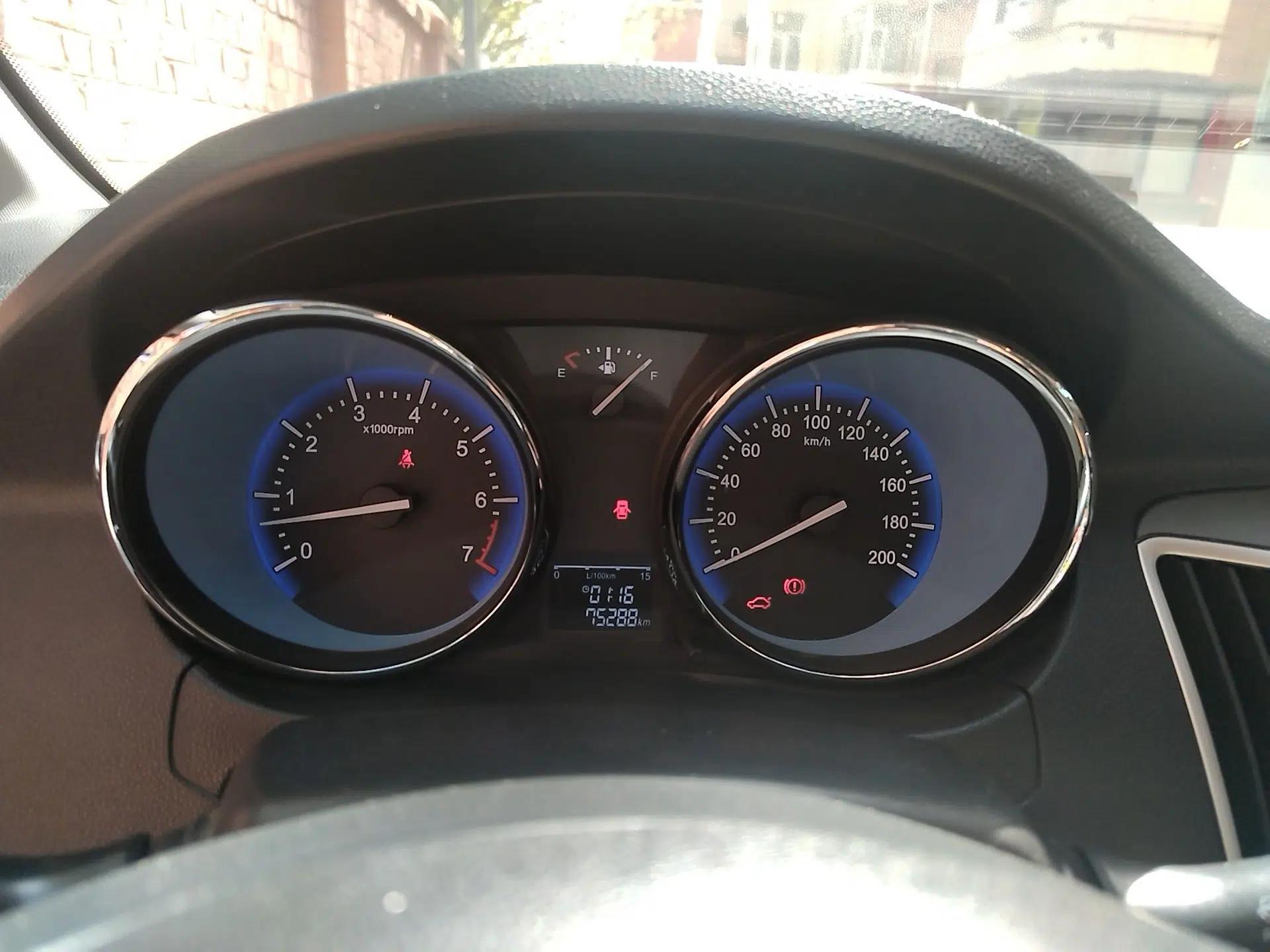 Cowin C3 2015 1.5L Manual Gold Diamond Edition — миниатюра 12