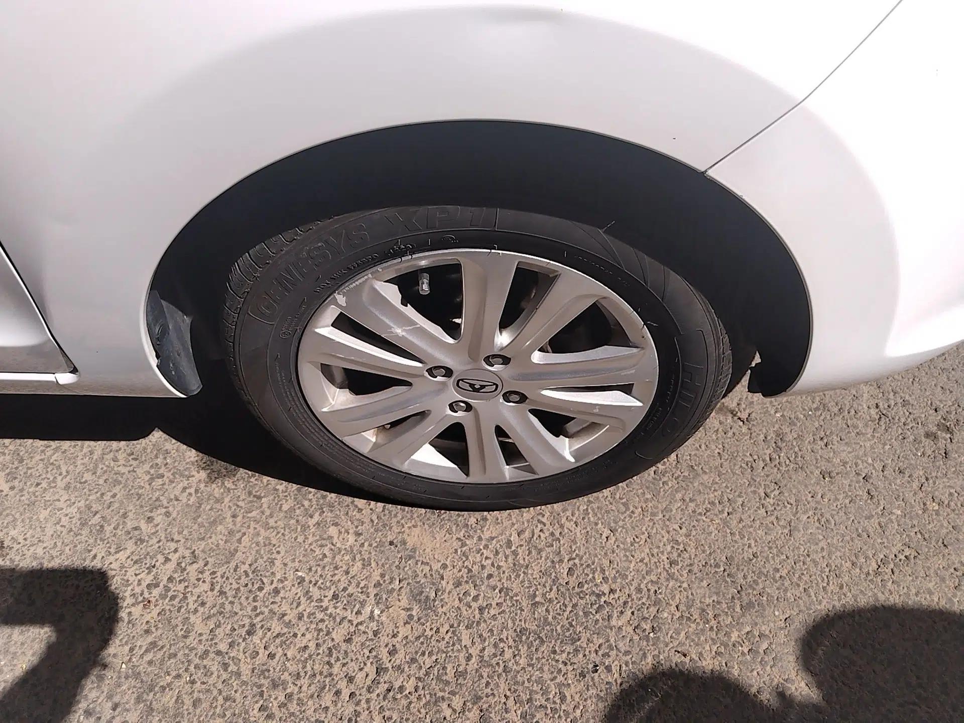 Cowin C3 2015 1.5L Manual Gold Diamond Edition — миниатюра 8