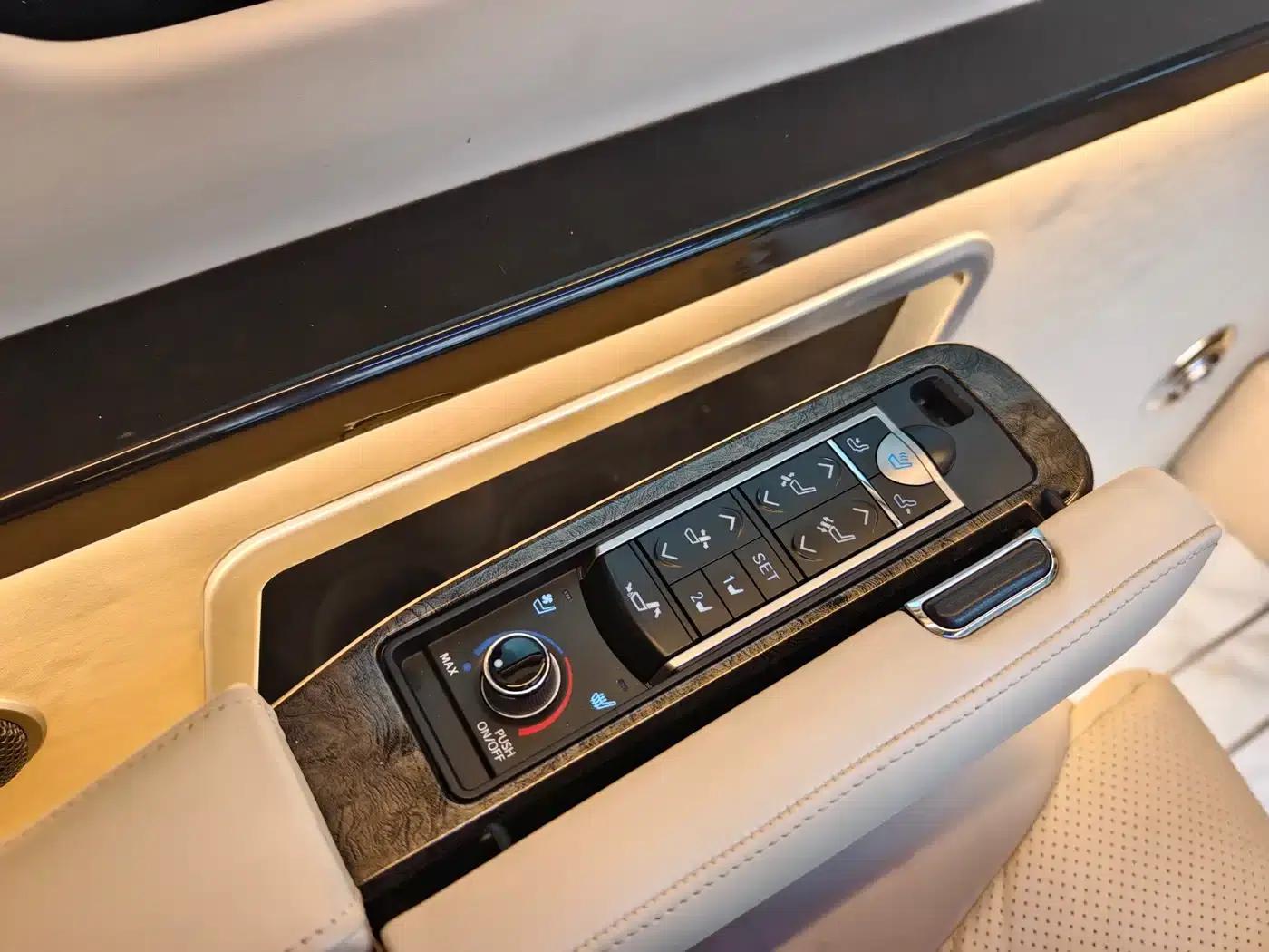 2022 HIACE 3.5L Automatic — миниатюра 17