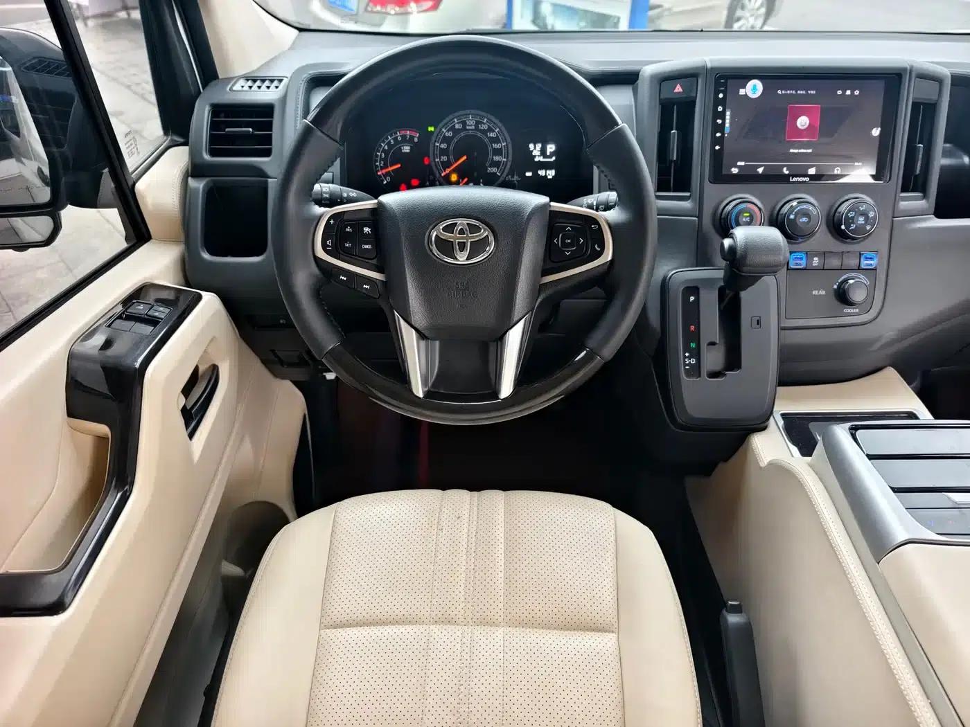 2022 HIACE 3.5L Automatic — миниатюра 4