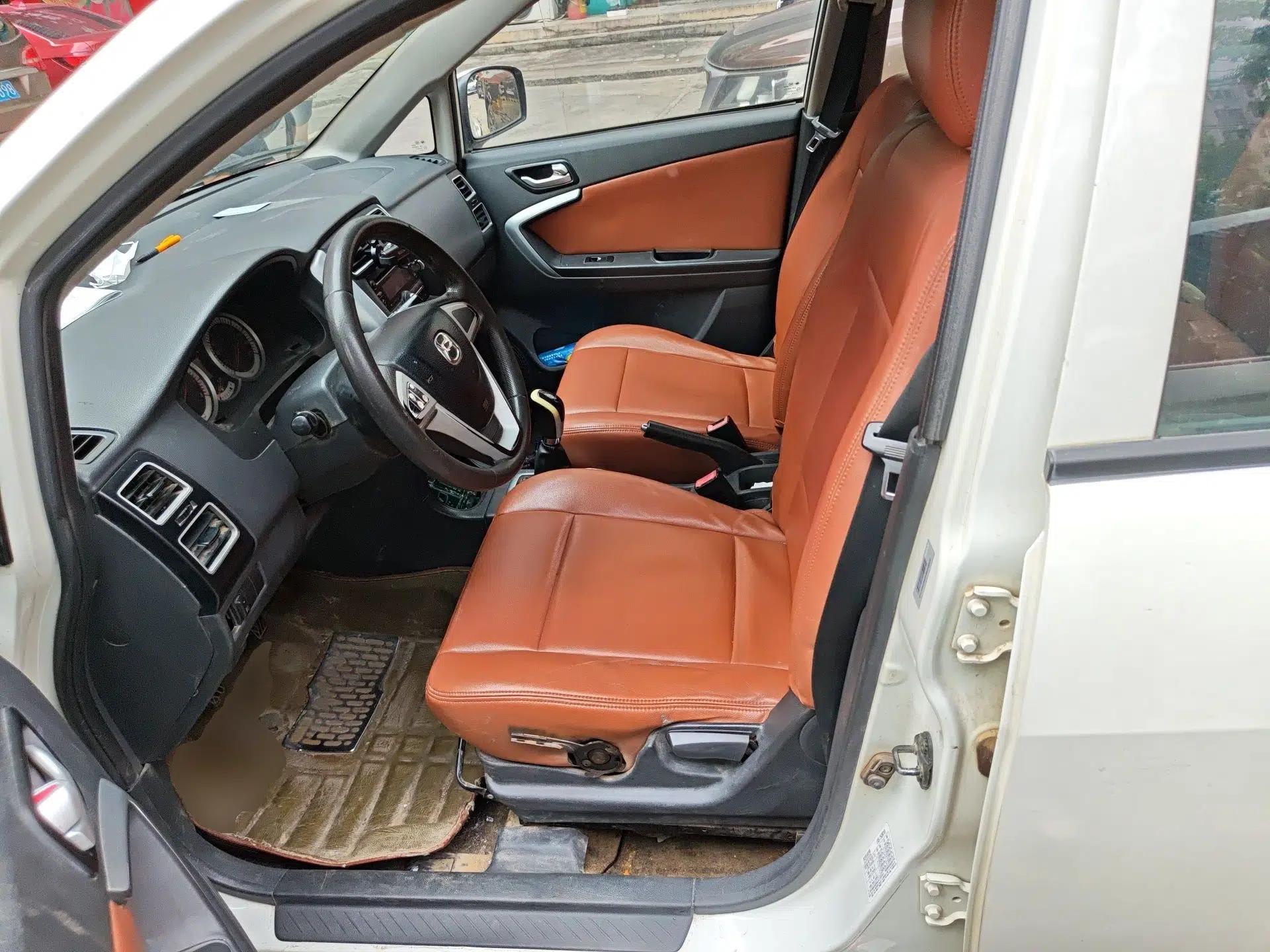 Suzuki Liana A6 2014 Hatchback 1.4L Manual Happiness Edition — миниатюра 16