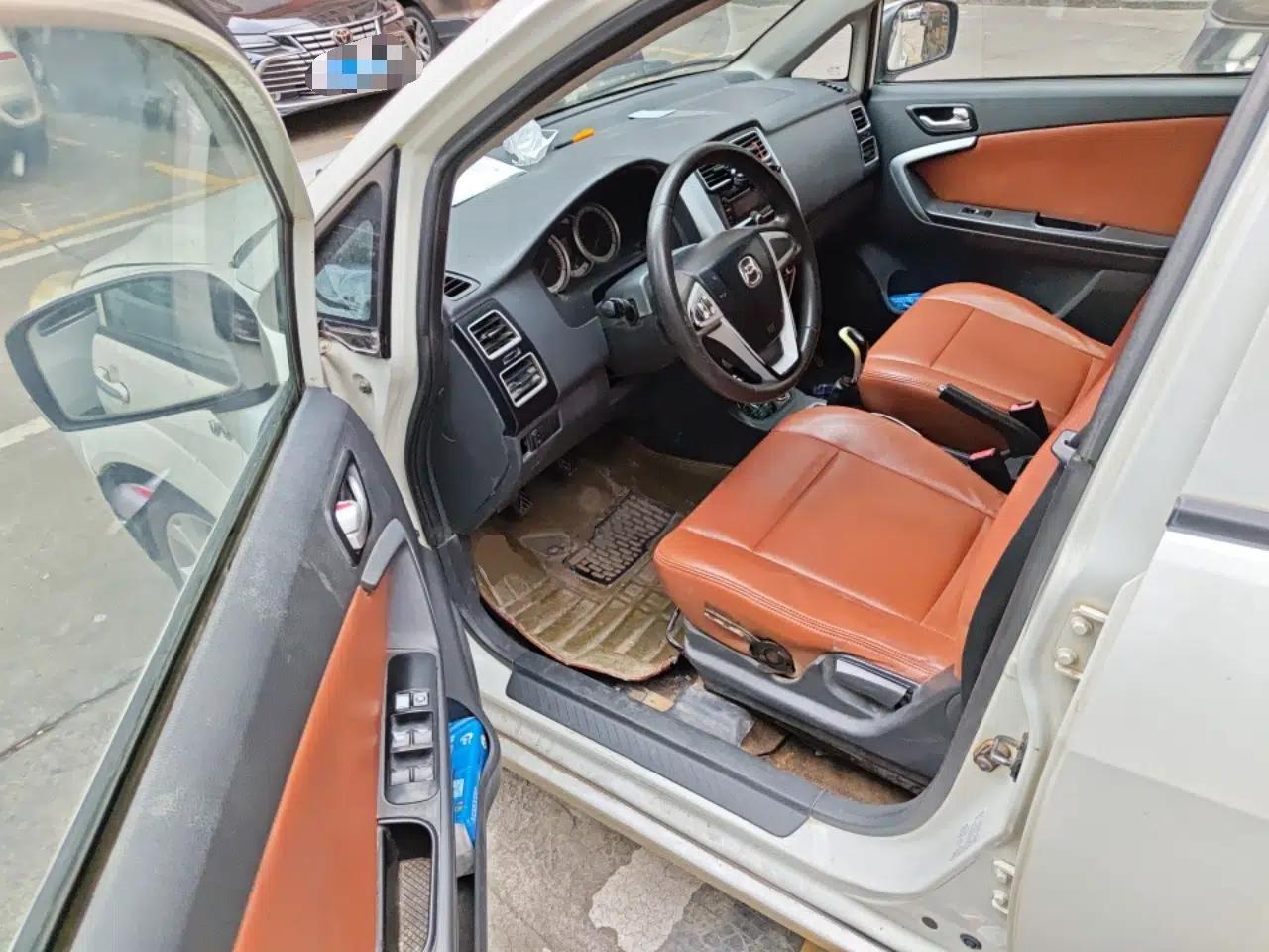 Suzuki Liana A6 2014 Hatchback 1.4L Manual Happiness Edition — миниатюра 17