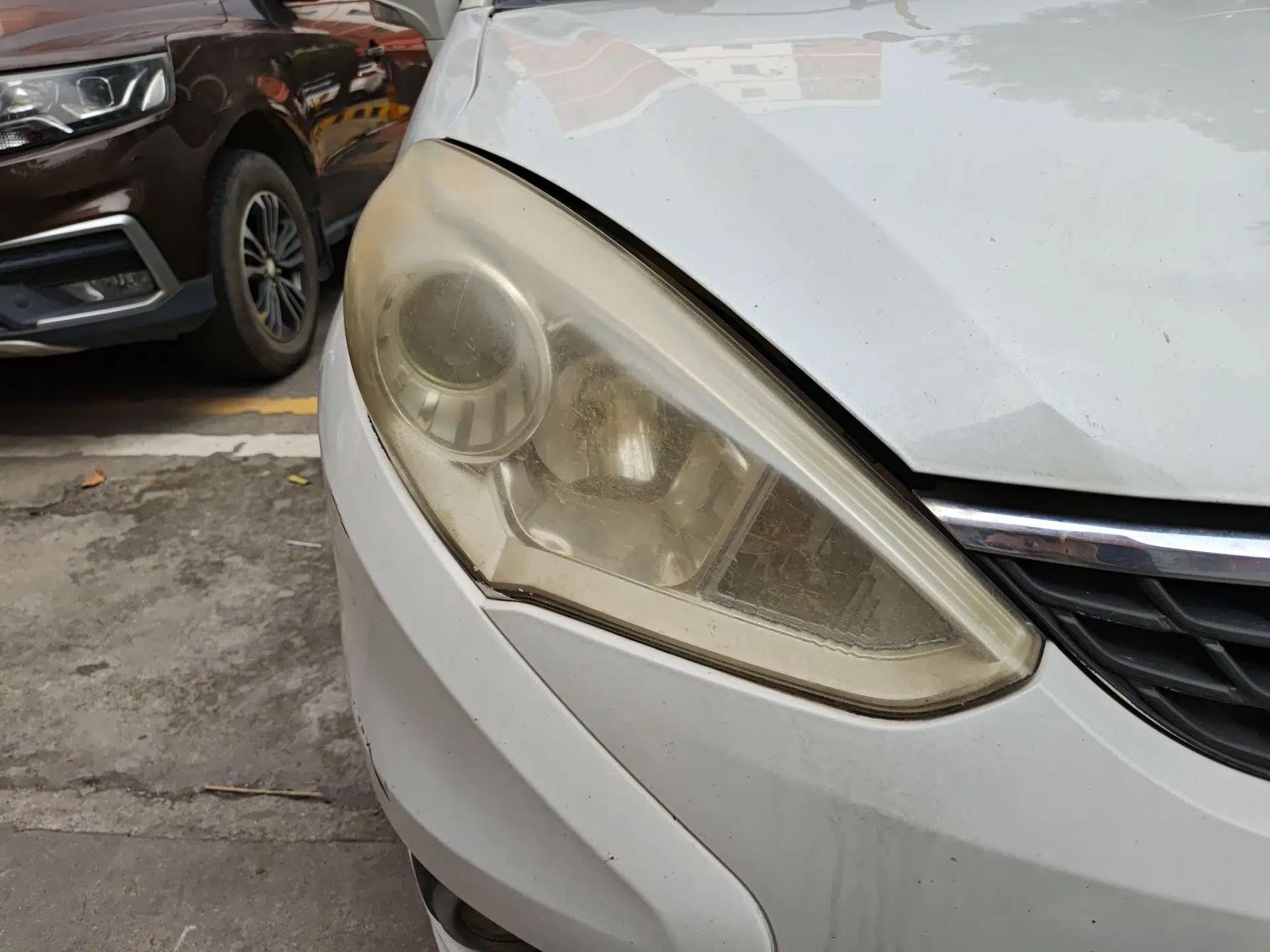 Suzuki Liana A6 2014 Hatchback 1.4L Manual Happiness Edition — миниатюра 7