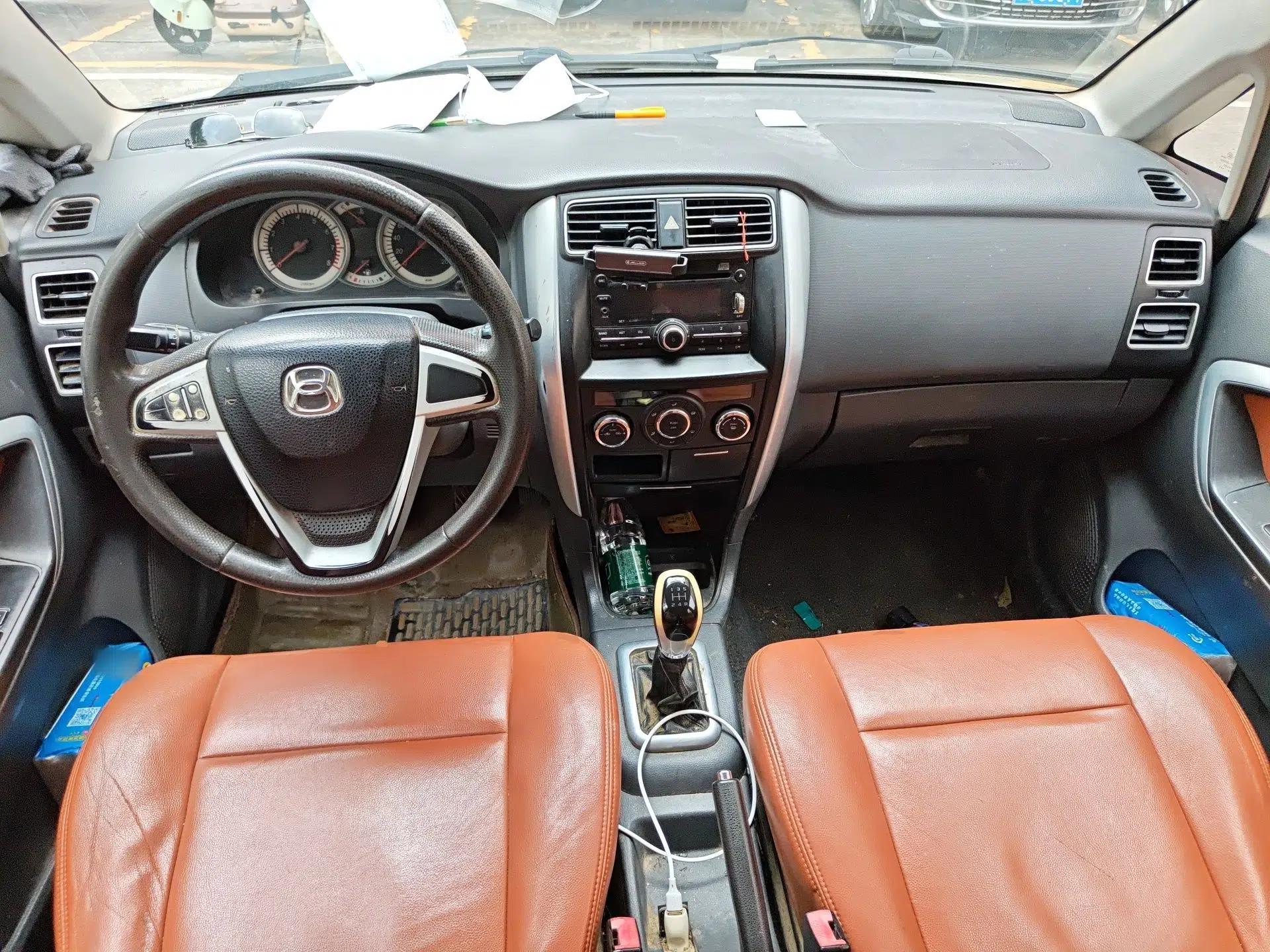 Suzuki Liana A6 2014 Hatchback 1.4L Manual Happiness Edition — миниатюра 10
