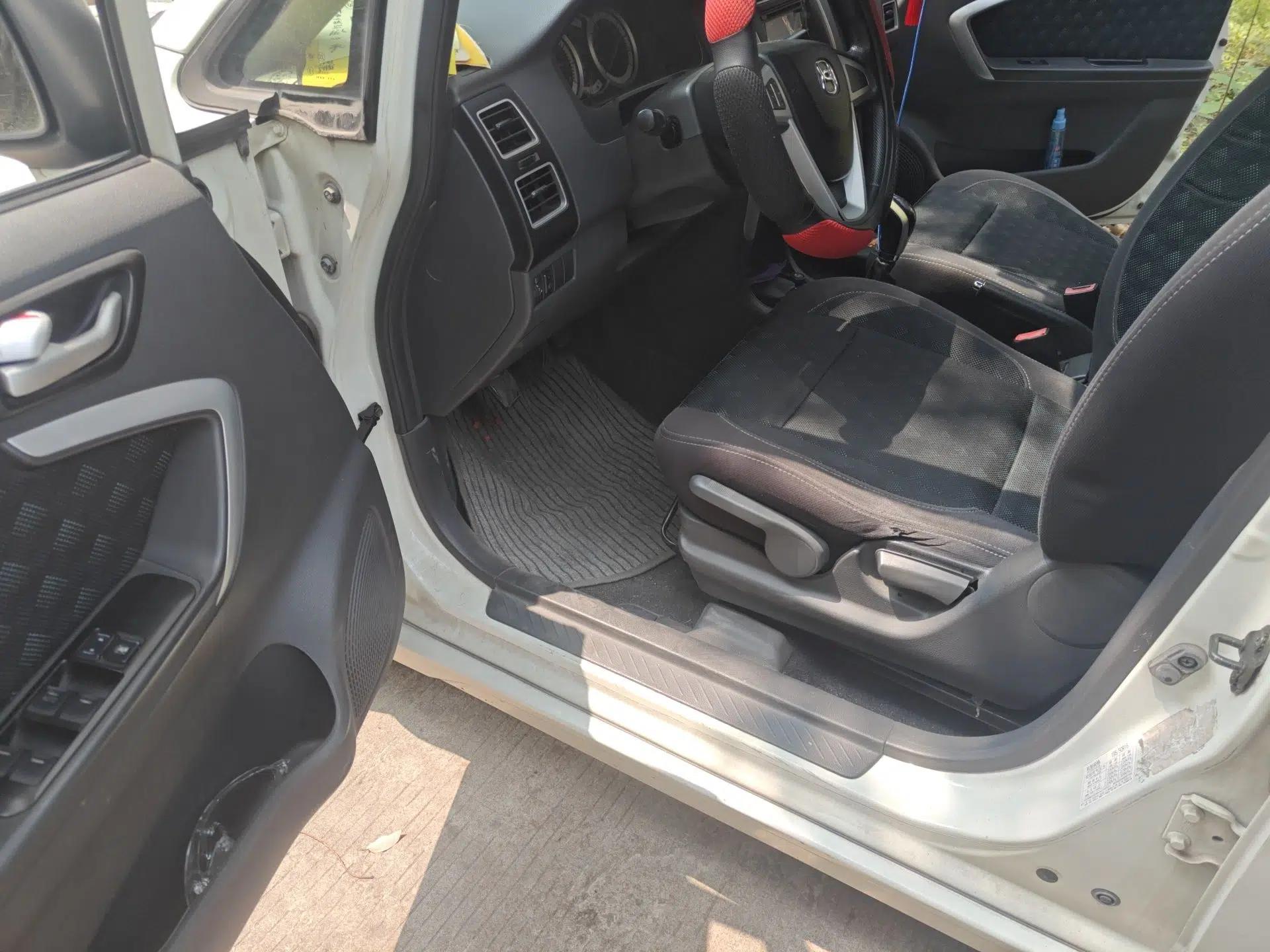 Suzuki Liana A6 2014 Hatchback 1.4L Manual Enjoyment Model — миниатюра 17