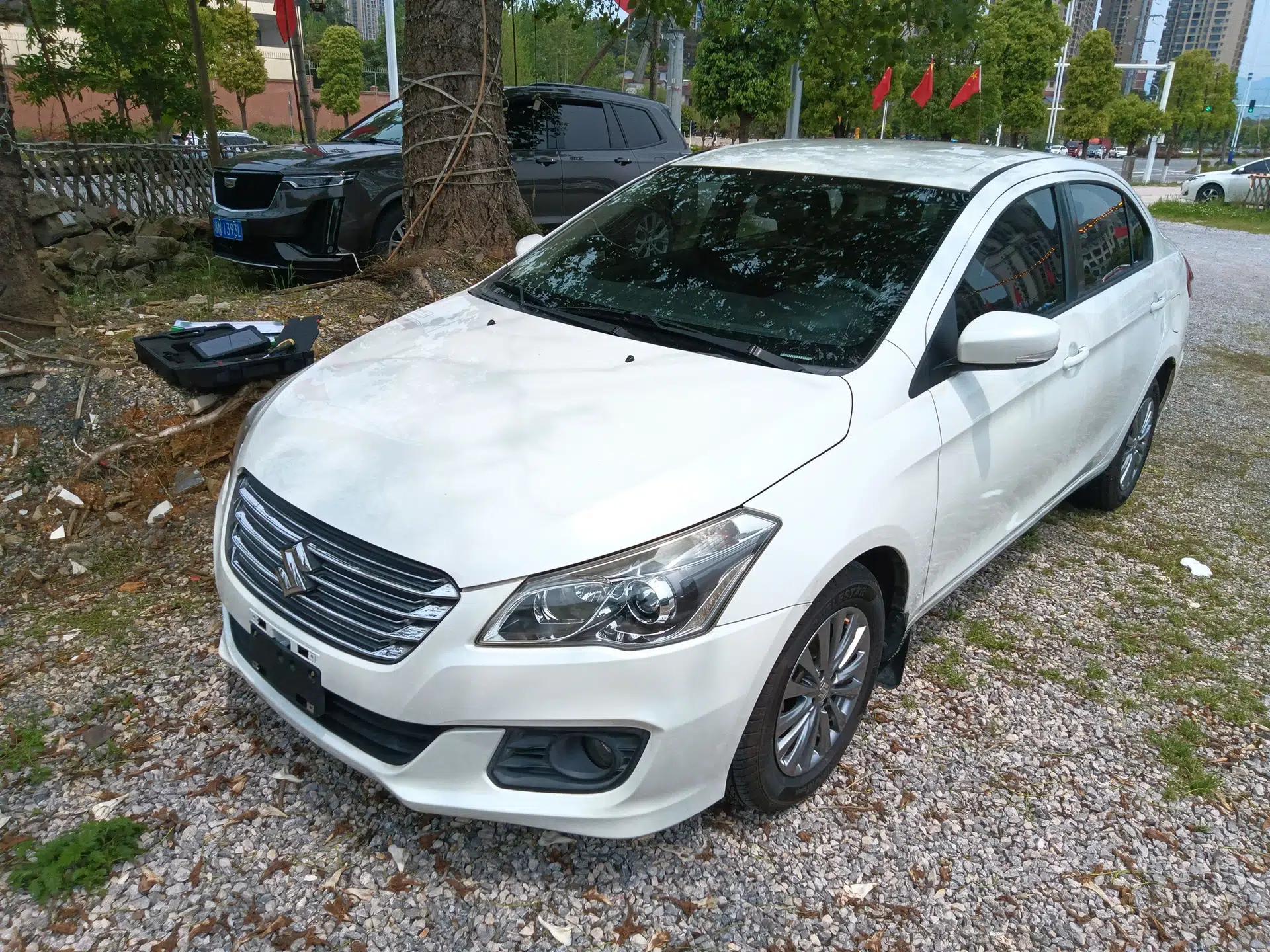 Suzuki Alivio 2015 1.6L Manual Comfort Model — миниатюра 1