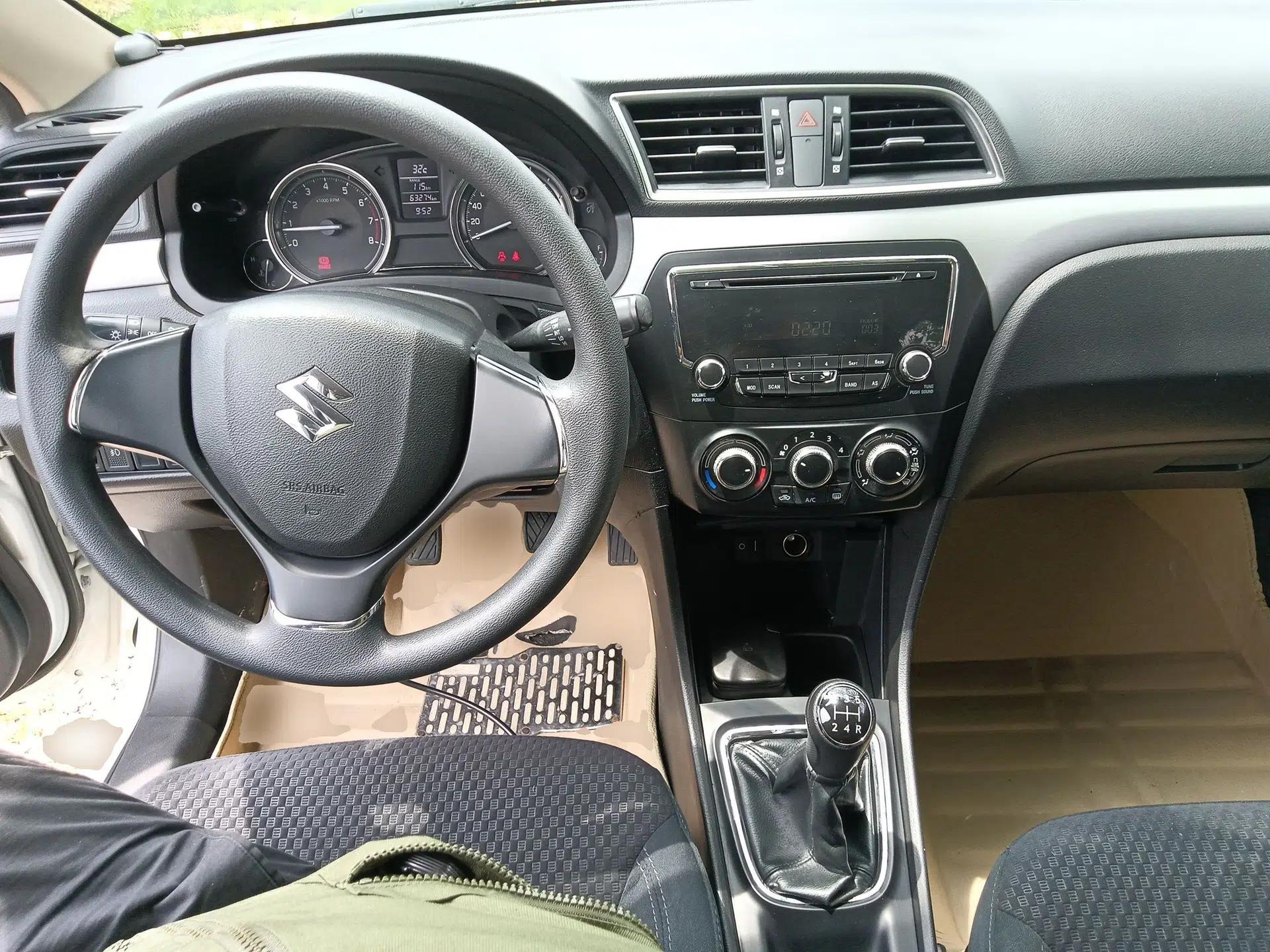 Suzuki Alivio 2015 1.6L Manual Comfort Model — миниатюра 13