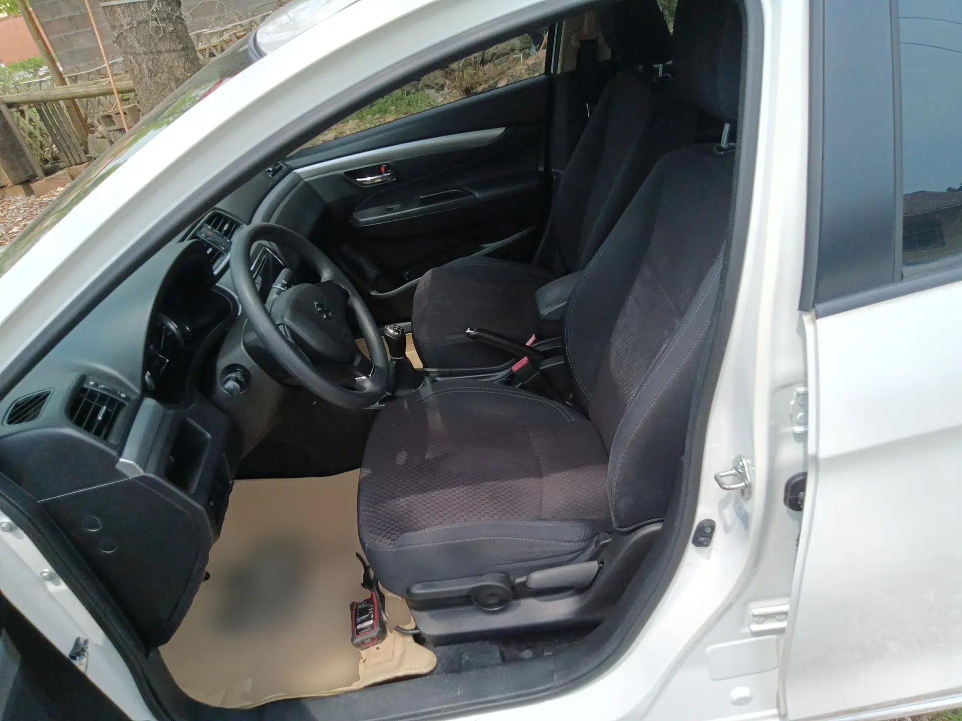 Suzuki Alivio 2015 1.6L Manual Comfort Model — миниатюра 18
