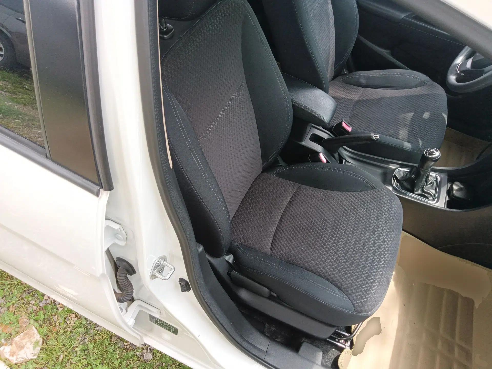 Suzuki Alivio 2015 1.6L Manual Comfort Model — миниатюра 23