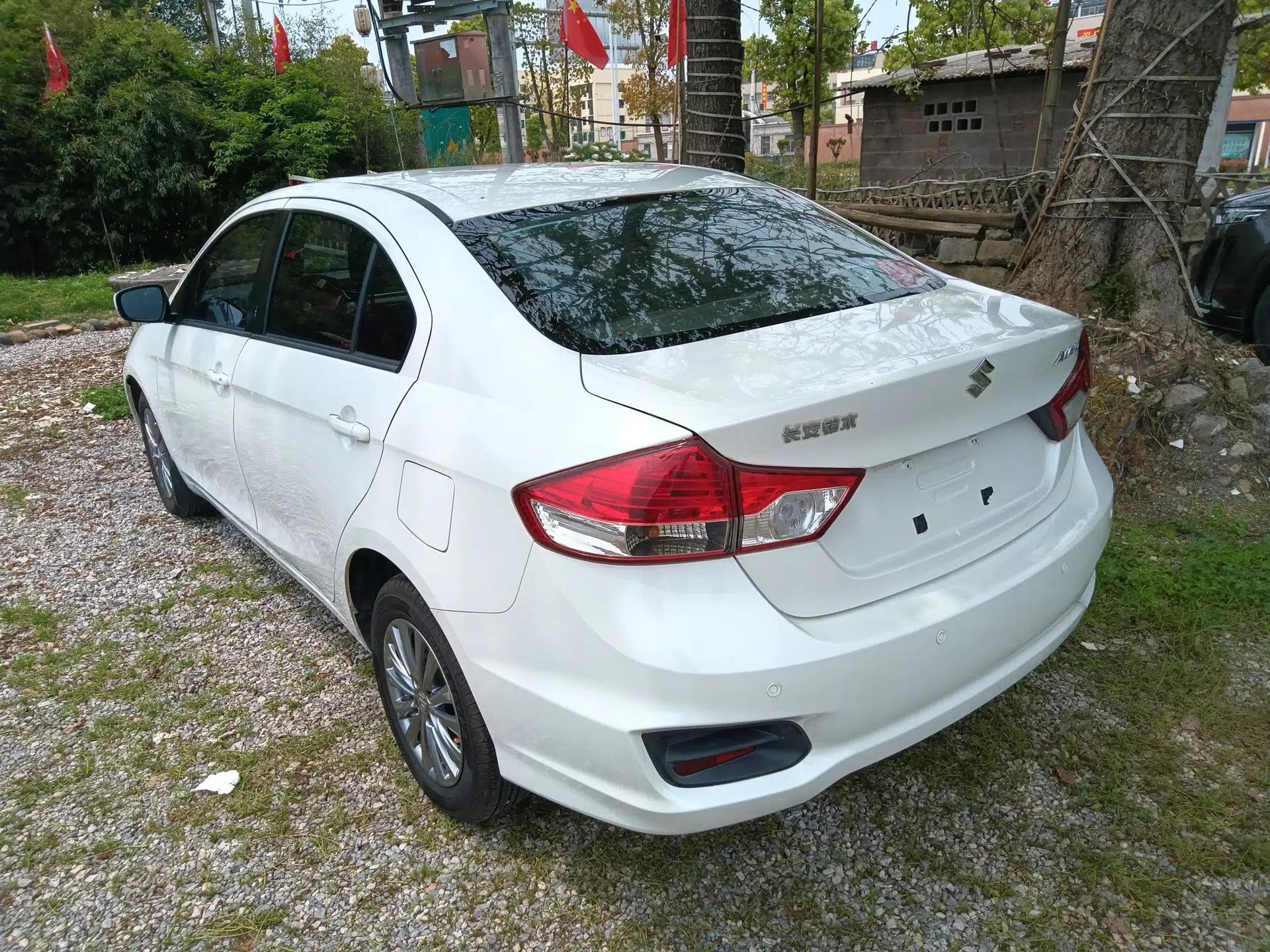 Suzuki Alivio 2015 1.6L Manual Comfort Model — миниатюра 4