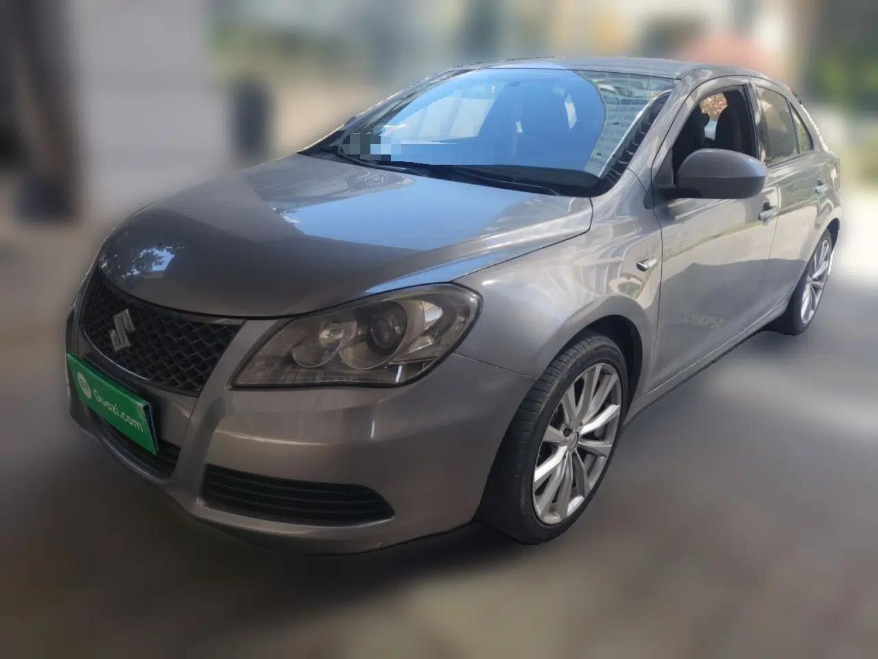 Suzuki Kizashi 2010 2.4L Two-Wheel Drive Standard Edition — миниатюра 1
