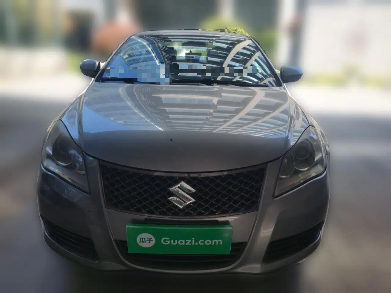 Suzuki Kizashi 2010 2.4L Two-Wheel Drive Standard Edition — миниатюра 2