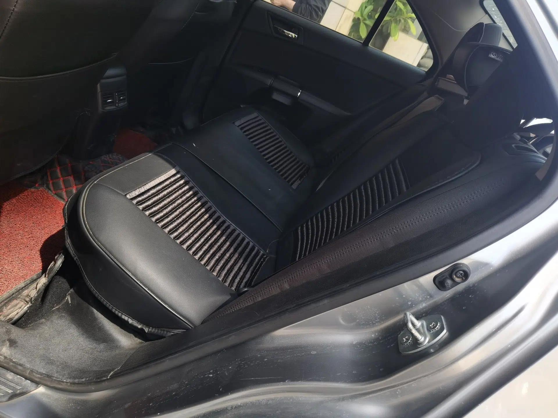 Suzuki Kizashi 2010 2.4L Two-Wheel Drive Standard Edition — миниатюра 18