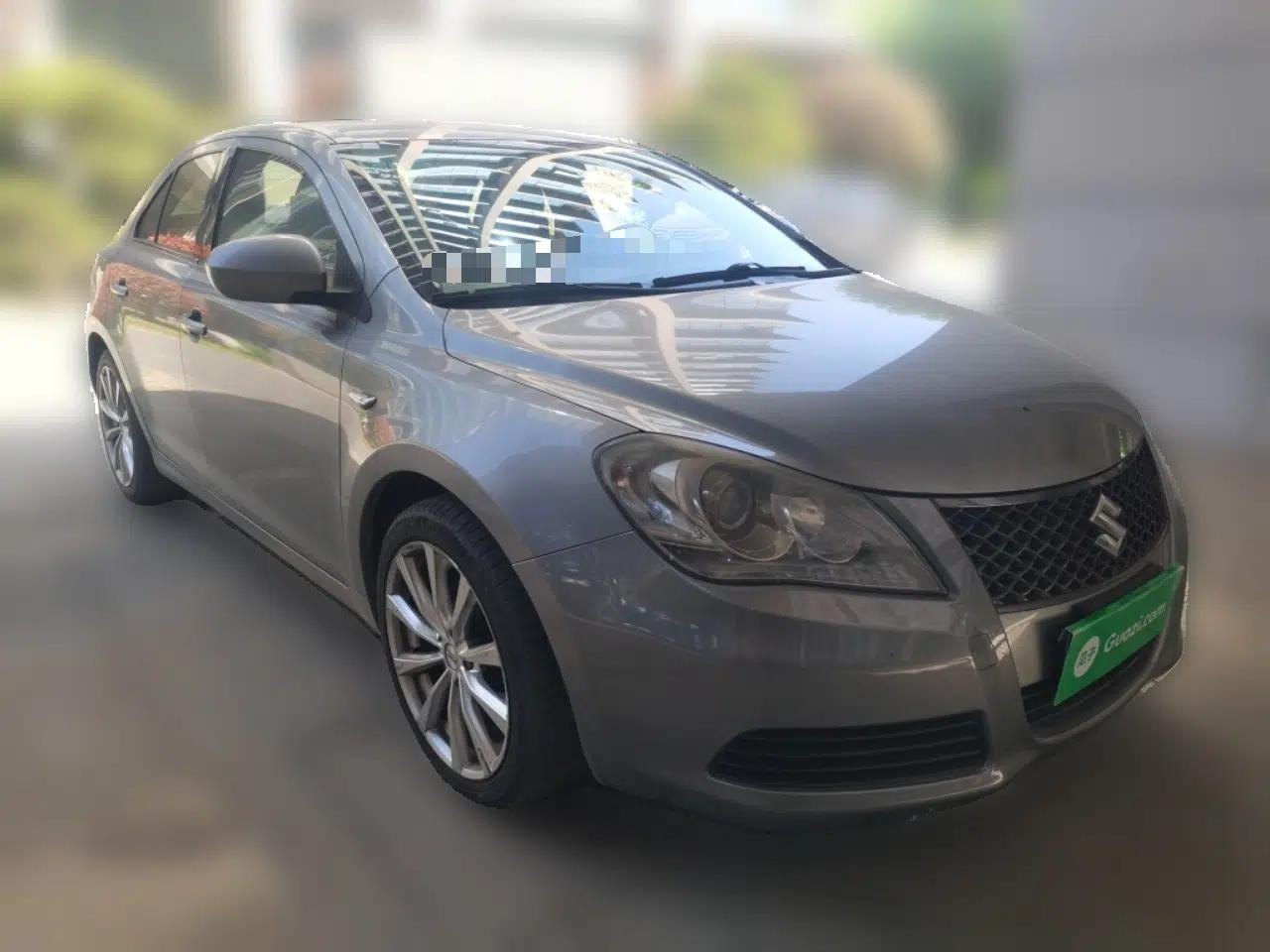 Suzuki Kizashi 2010 2.4L Two-Wheel Drive Standard Edition — миниатюра 3