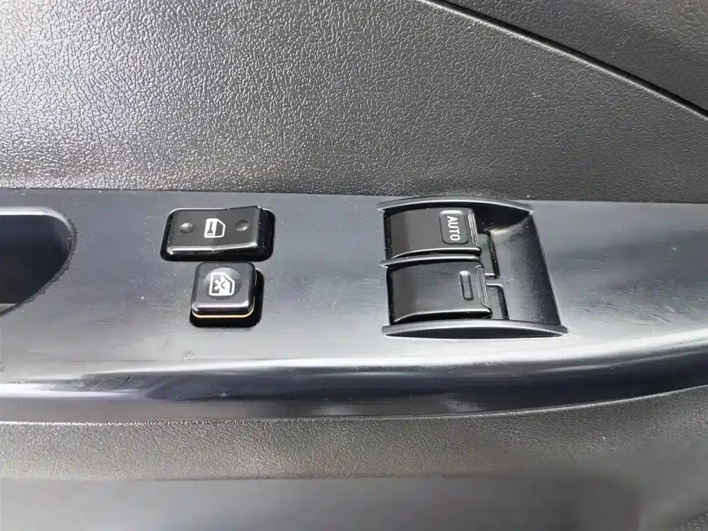 Fengjing G5 2023 2.0L Gasoline Commercial Vehicle Edition with Window Cover, 5/6 Seats, DAN20L — миниатюра 9