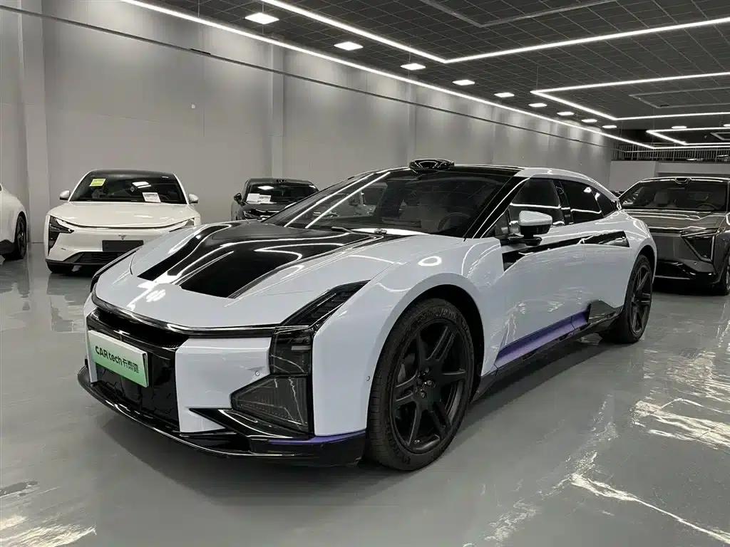 HiPhi Z 2023 Five-Seat Version — миниатюра 1