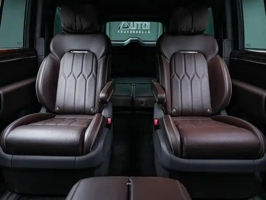 Hongqi Golden Sunflower National Glory 2022 4.0T Elegant Flagship Edition 6-seater — миниатюра 14