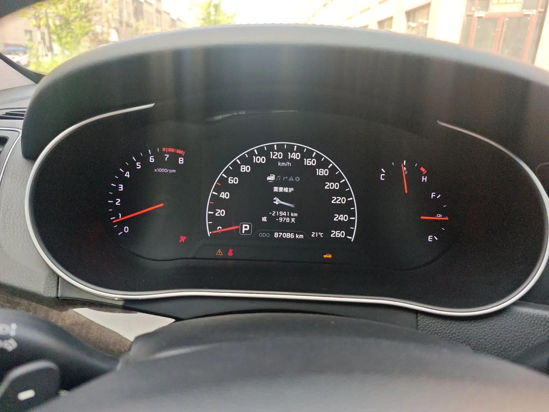 Kia Cadenza 2013 2.4L Elite Model China IV Standard — миниатюра 12