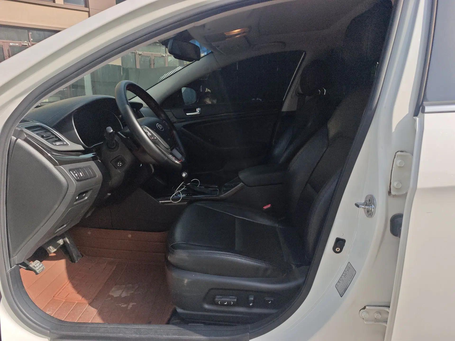 Kia Cadenza 2013 2.4L Elite Model China IV Standard — миниатюра 16