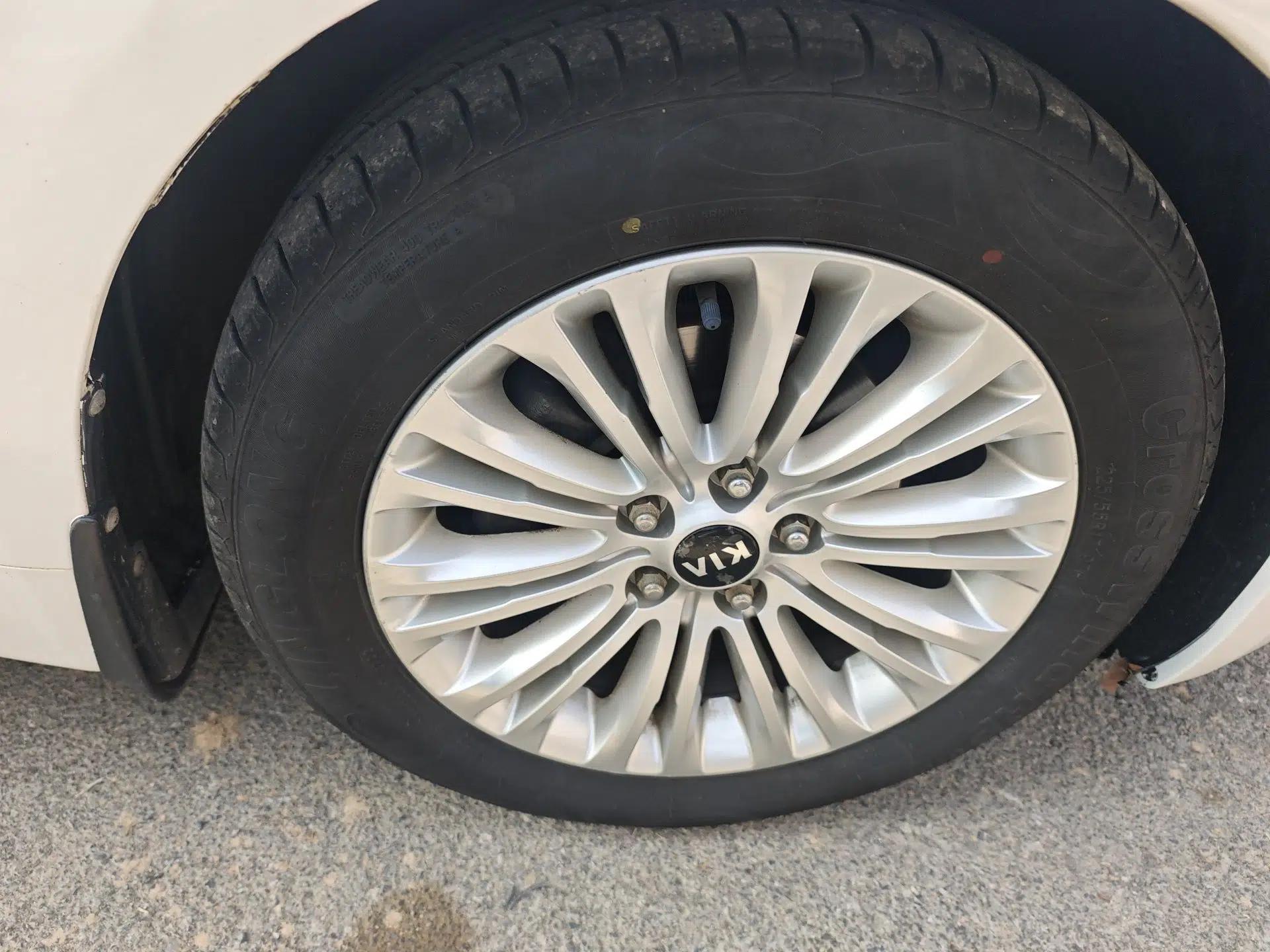Kia Cadenza 2013 2.4L Elite Model China IV Standard — миниатюра 8