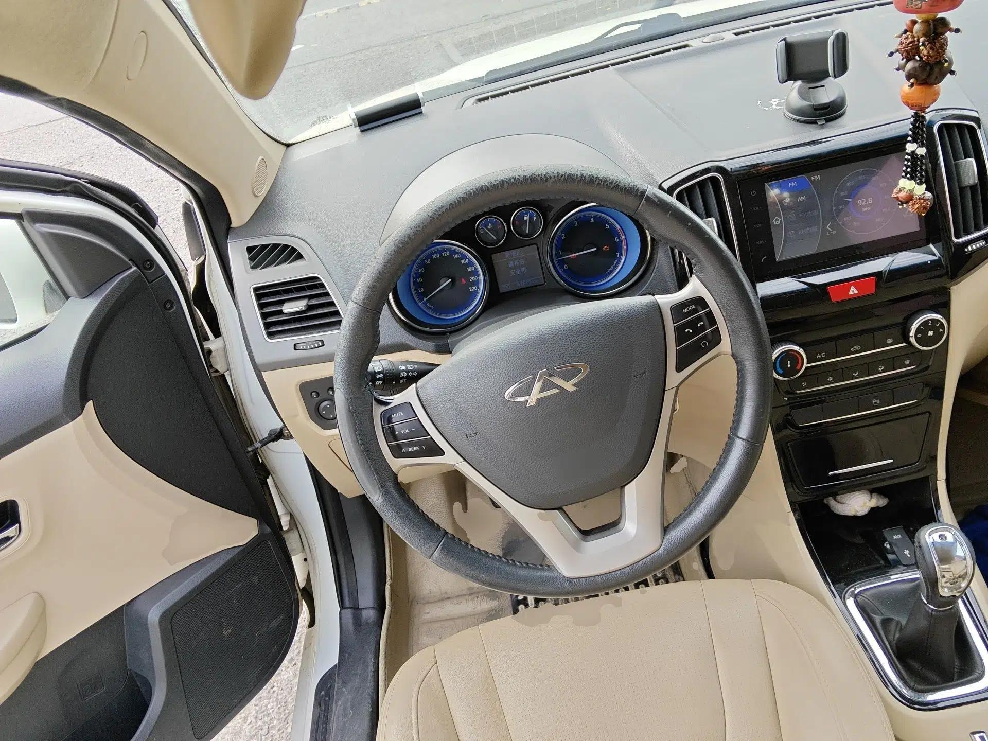 Chery E3 2013 1.5L Manual ZhiShang Model — миниатюра 11