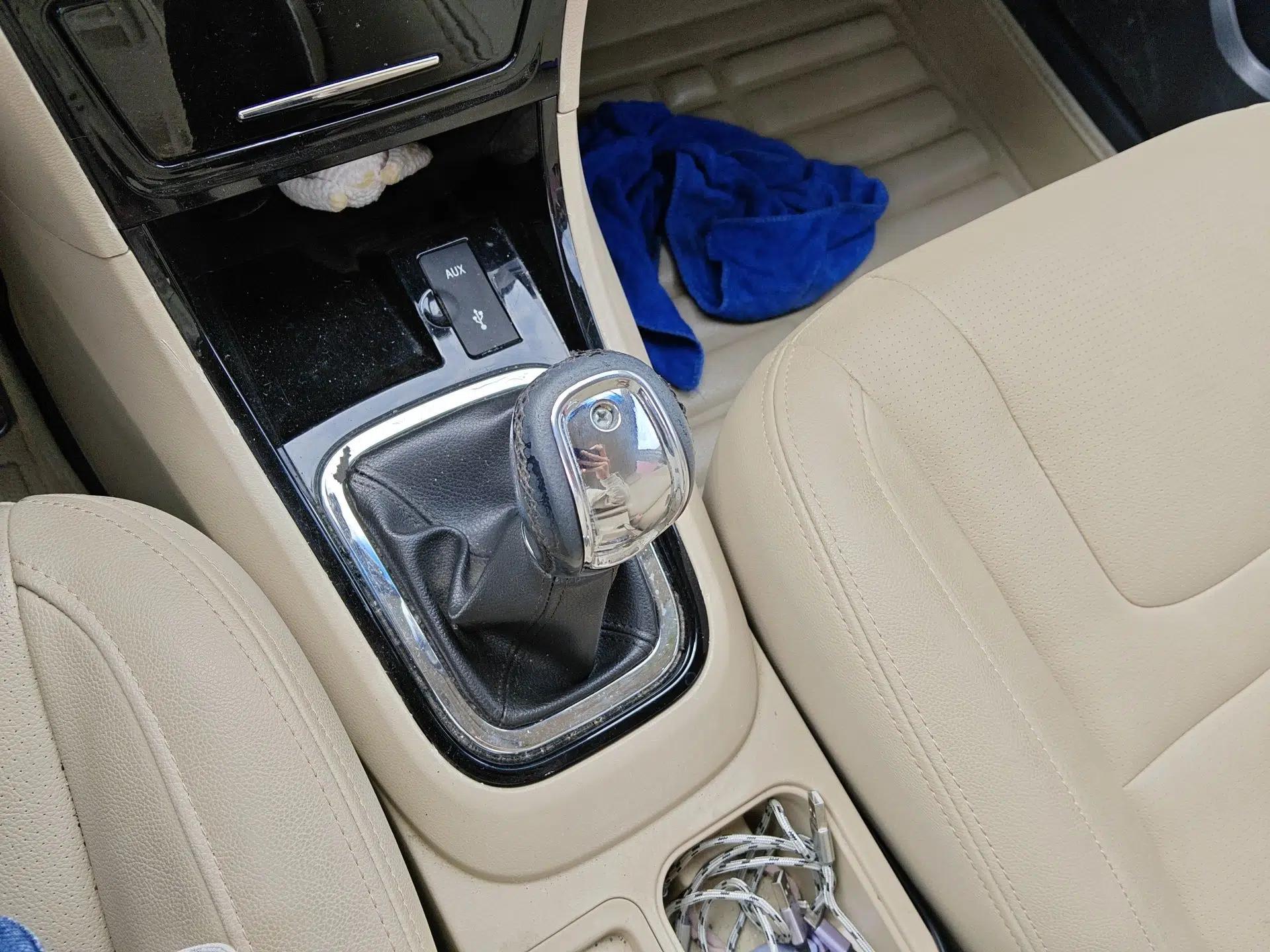 Chery E3 2013 1.5L Manual ZhiShang Model — миниатюра 15