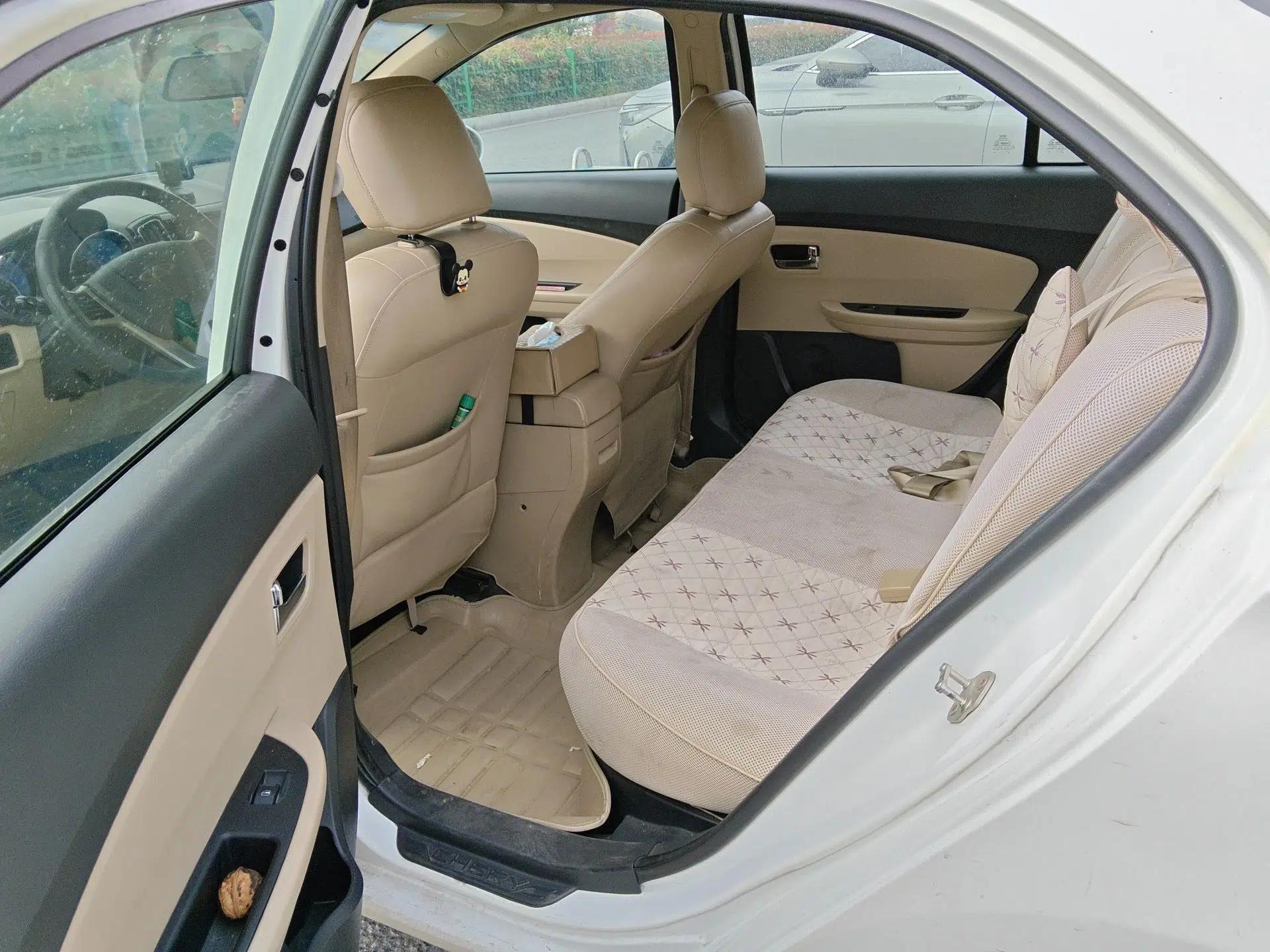 Chery E3 2013 1.5L Manual ZhiShang Model — миниатюра 18