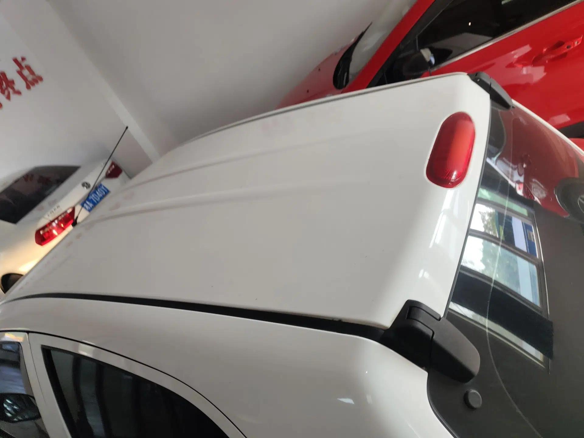Venucia R30 2014 1.2L Manual Enjoyment Edition — миниатюра 11