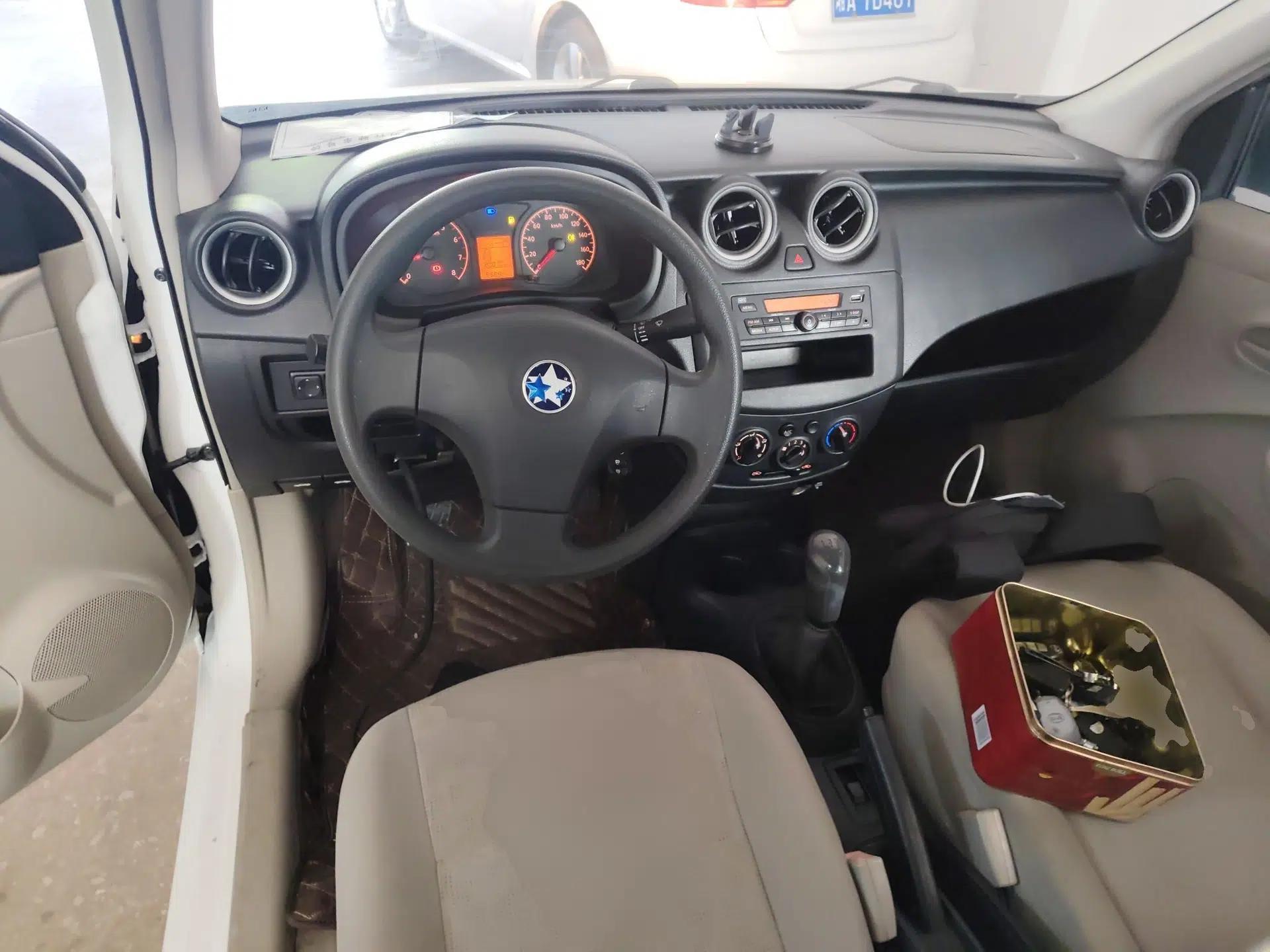 Venucia R30 2014 1.2L Manual Enjoyment Edition — миниатюра 13