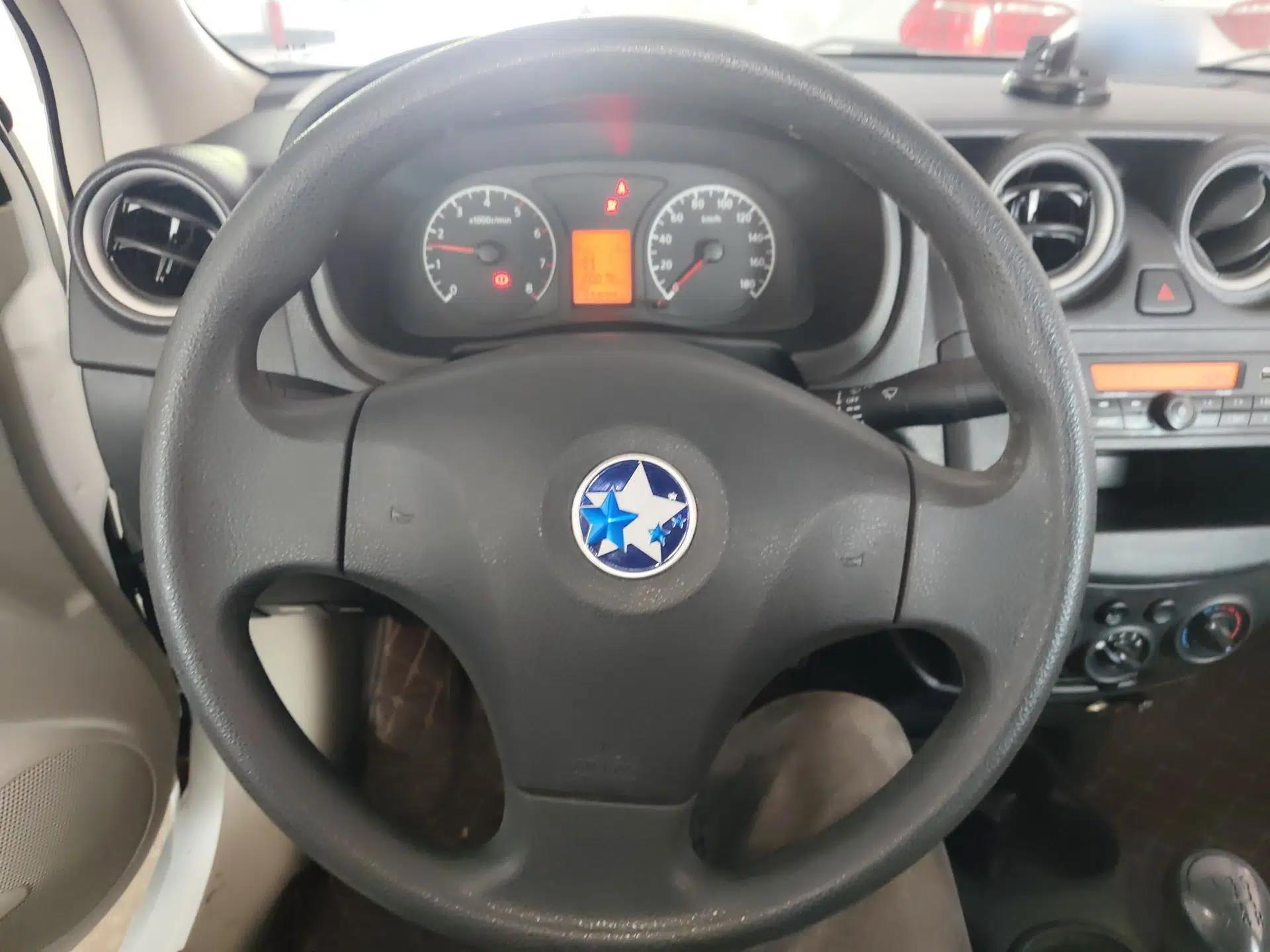 Venucia R30 2014 1.2L Manual Enjoyment Edition — миниатюра 14