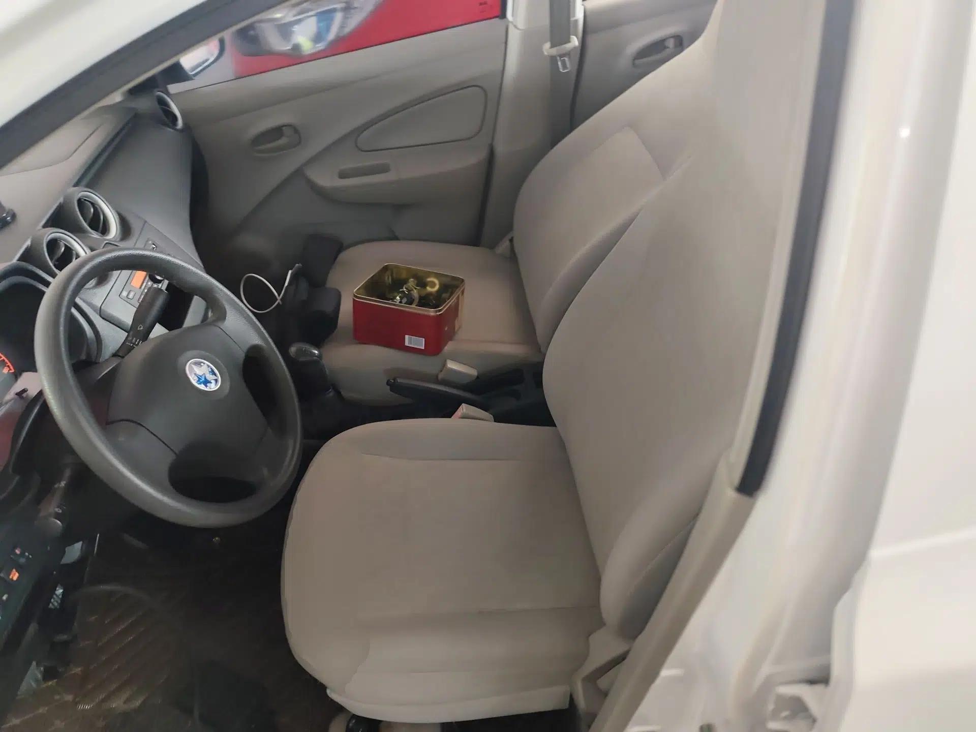 Venucia R30 2014 1.2L Manual Enjoyment Edition — миниатюра 18